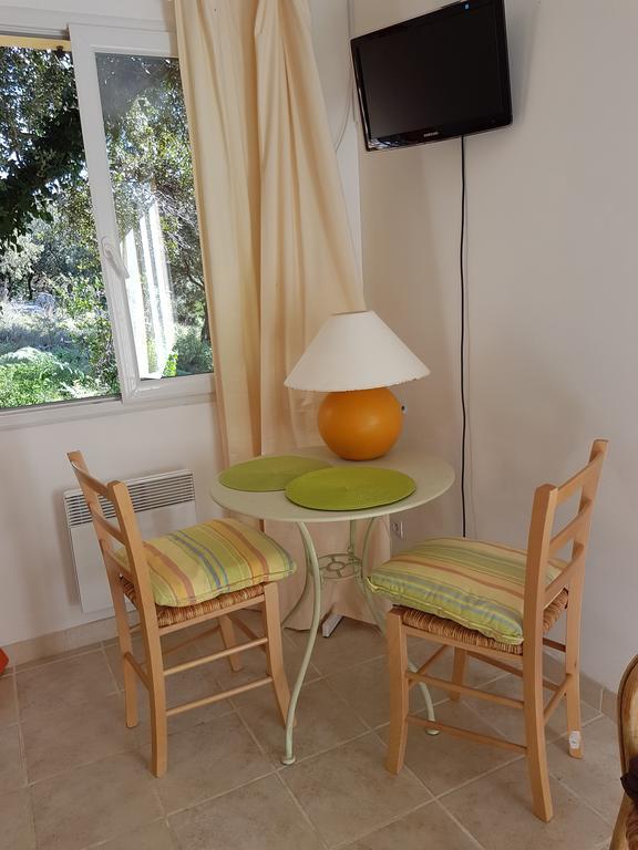 Hotel Mas De Courreges Saint-Hippolyte-du-Fort Exteriér fotografie